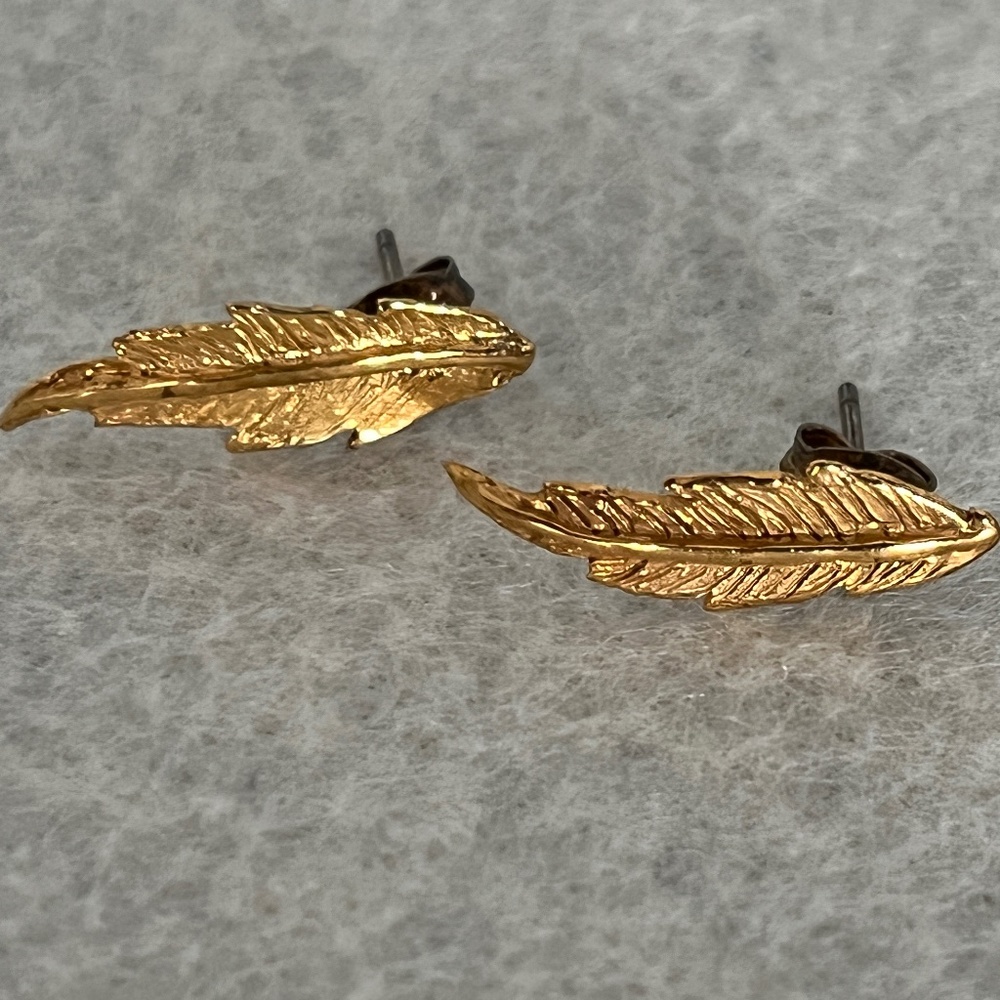 NWOT Leviankash Gold Leaf Earrings. Gorgeous. MSRP $180